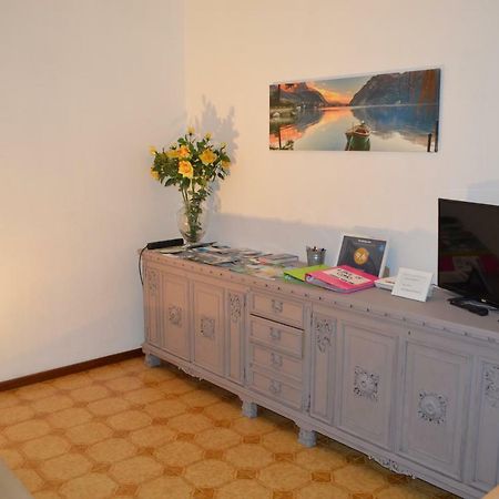 Betty'S House Apartment Мандельо дел Ларио Екстериор снимка