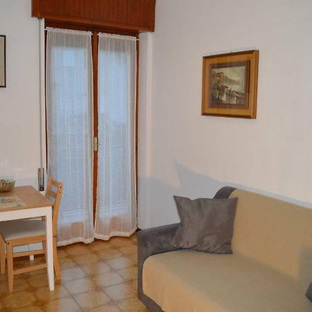 Betty'S House Apartment Мандельо дел Ларио Екстериор снимка