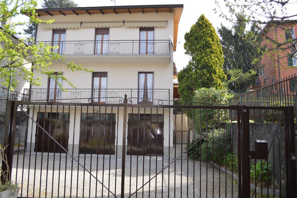 Betty'S House Apartment Мандельо дел Ларио Екстериор снимка