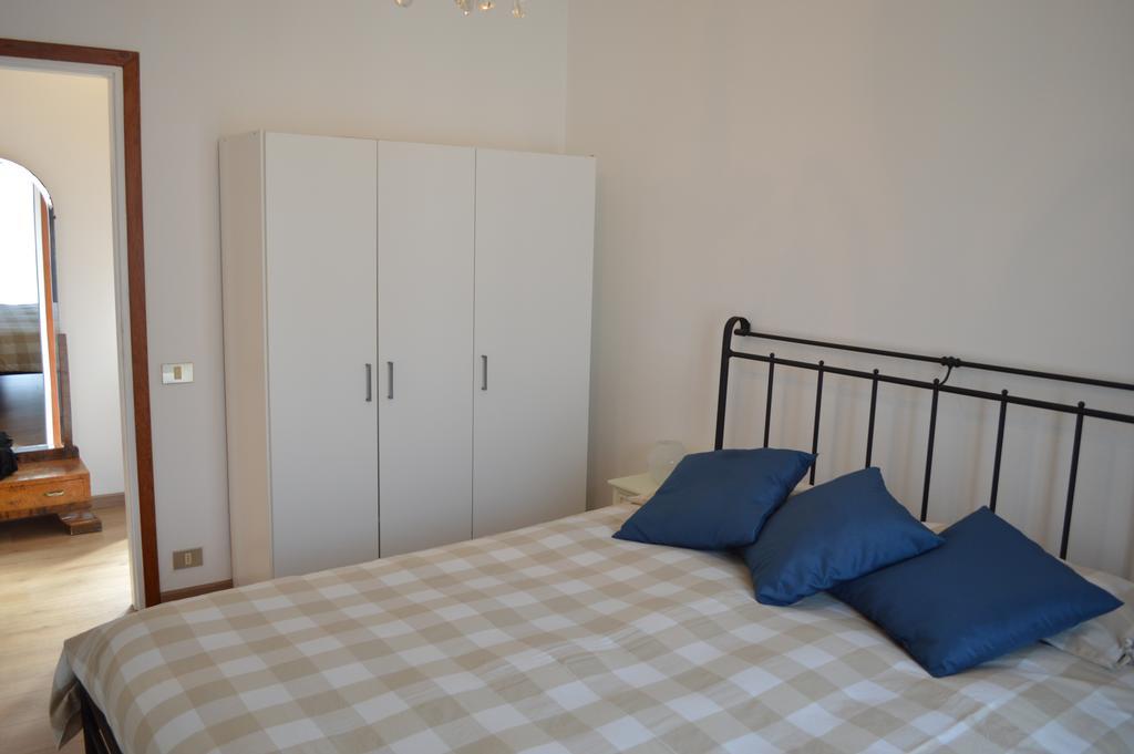 Betty'S House Apartment Мандельо дел Ларио Екстериор снимка