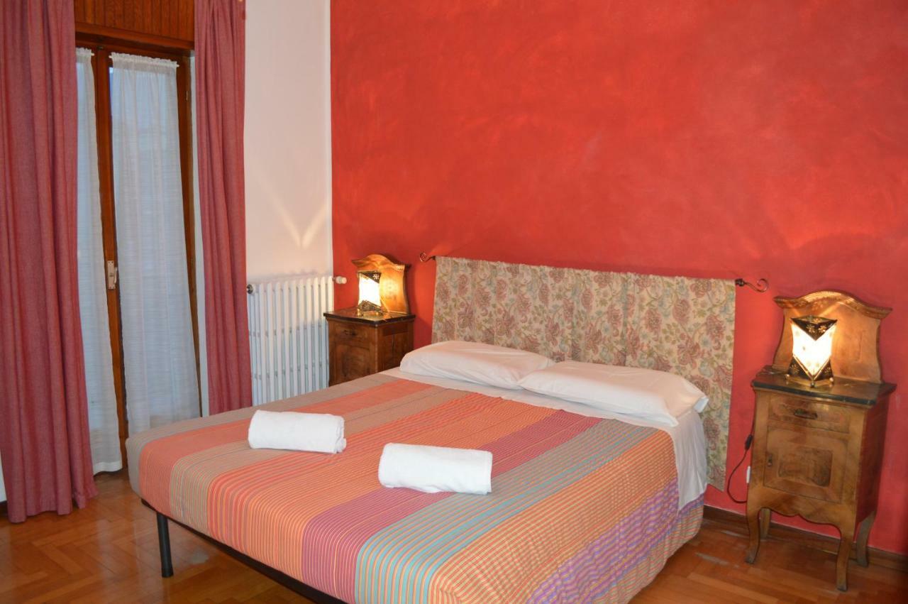 Betty'S House Apartment Мандельо дел Ларио Екстериор снимка