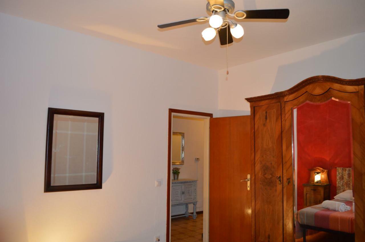 Betty'S House Apartment Мандельо дел Ларио Екстериор снимка
